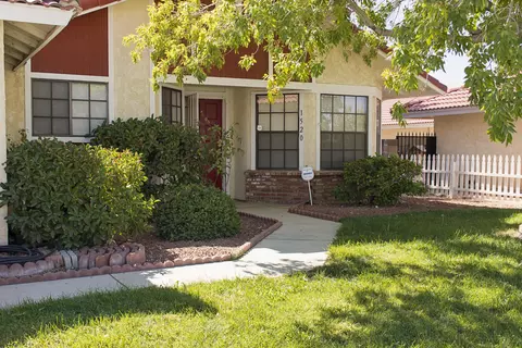 1520 Avenue J2 E, Lancaster, CA 93535 photo 4