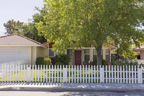 1520 Avenue J2 E, Lancaster, CA 93535 photo 1