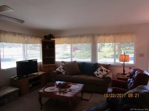 28961 Birkdale Ct, Tehachapi, CA 93561 photo 5