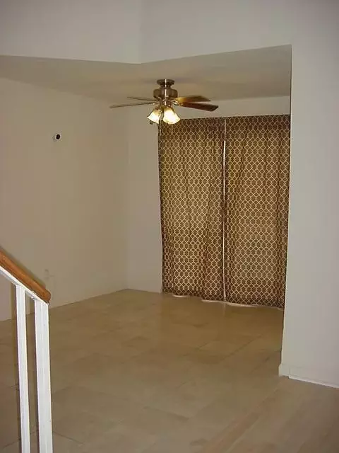 44605 Foxboro Ct, Lancaster, CA 93535 photo 4