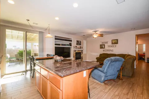 43711 Elena St, Lancaster, CA 93536 photo 12