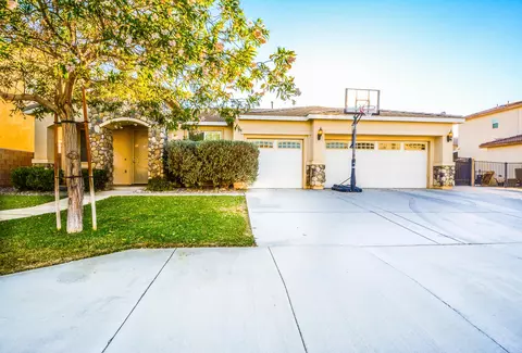 43711 Elena St, Lancaster, CA 93536 photo 1