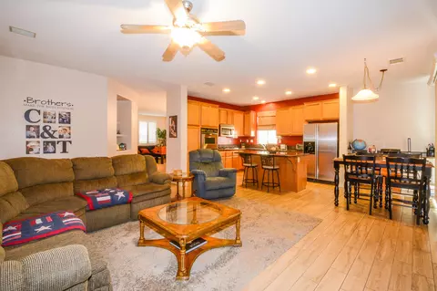 43711 Elena St, Lancaster, CA 93536 photo 8