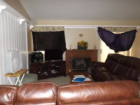 601 E Ivesbrook St, Lancaster, CA 93535 photo 4