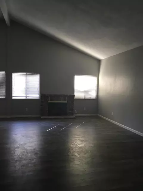 37450 3rd St E, Palmdale, CA 93550 photo 6