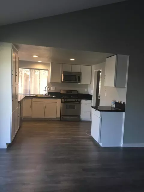 37450 3rd St E, Palmdale, CA 93550 photo 8