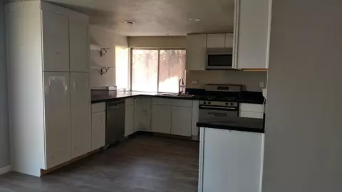 37450 3rd St E, Palmdale, CA 93550 photo 11