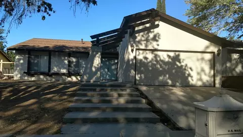 37450 3rd St E, Palmdale, CA 93550 photo 3