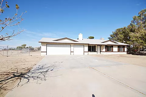 15805 Valeport Ave, Lancaster, CA 93535 photo 1