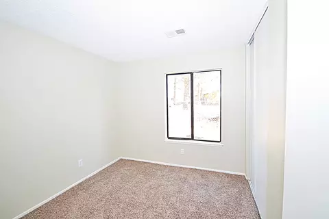 15805 Valeport Ave, Lancaster, CA 93535 photo 15