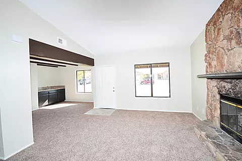 15805 Valeport Ave, Lancaster, CA 93535 photo 6