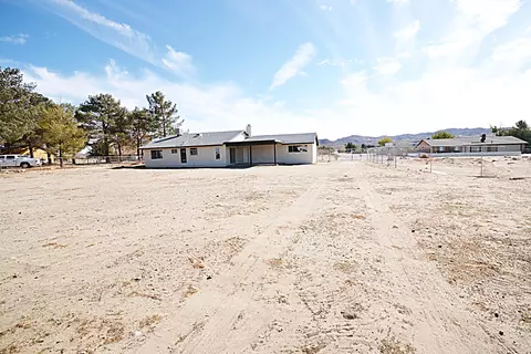 15805 Valeport Ave, Lancaster, CA 93535 photo 20