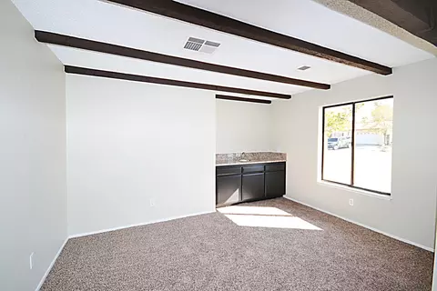 15805 Valeport Ave, Lancaster, CA 93535 photo 4