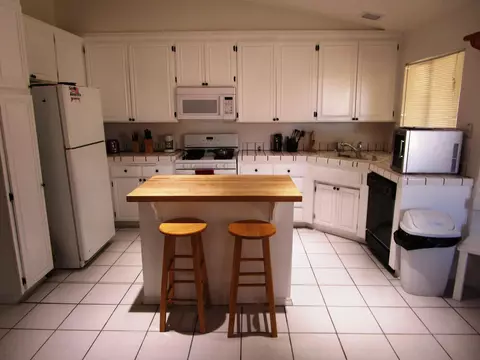 37629 Lilacview Ave, Palmdale, CA 93550 photo 2