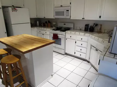37629 Lilacview Ave, Palmdale, CA 93550 photo 3