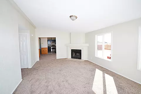 1700 Fall Ct, Rosamond, CA 93560 photo 4