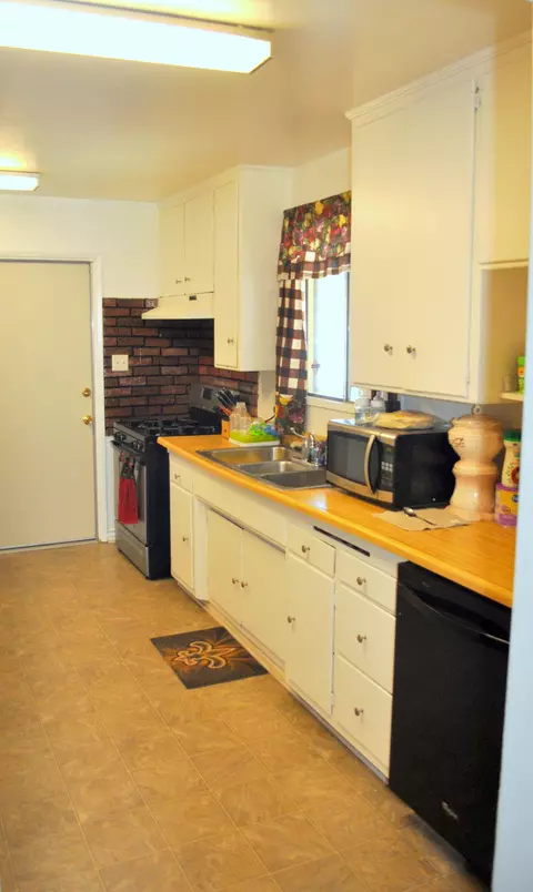 43909 2nd St E, Lancaster, CA 93535 photo 3