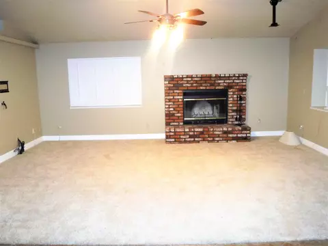 20928 Ridgeway Dr, Tehachapi, CA 93561 photo 5
