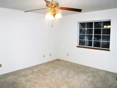 20928 Ridgeway Dr, Tehachapi, CA 93561 photo 8