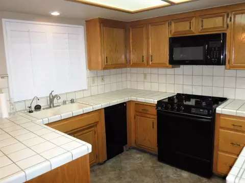 20928 Ridgeway Dr, Tehachapi, CA 93561 photo 3