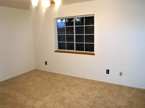 20928 Ridgeway Dr, Tehachapi, CA 93561 photo 9