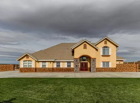 535 Heritage Pl, Palmdale, CA 93550 photo 2