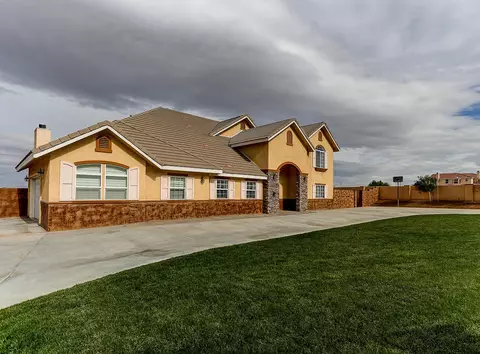 535 Heritage Pl, Palmdale, CA 93550 photo 4