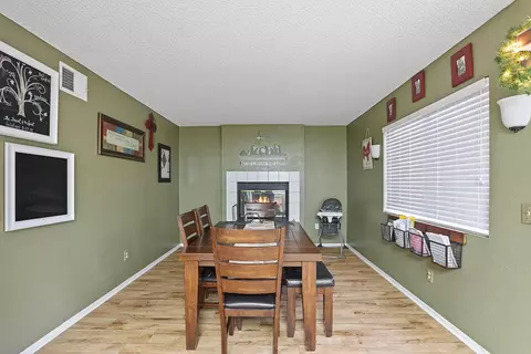 1043 E Kildare St, Lancaster, CA 93535 photo 6