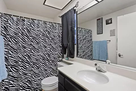 1043 E Kildare St, Lancaster, CA 93535 photo 15
