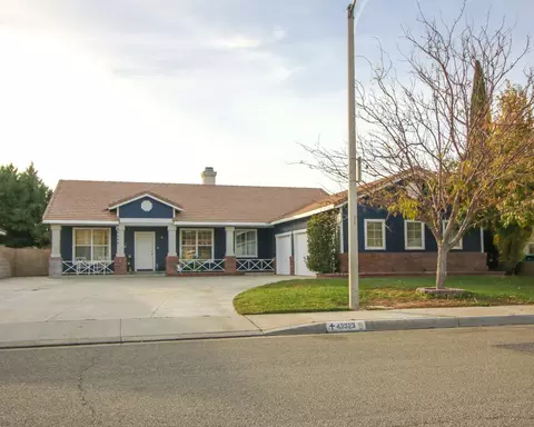 43323 Sawgrass Ln, Lancaster, CA 93536 photo 2