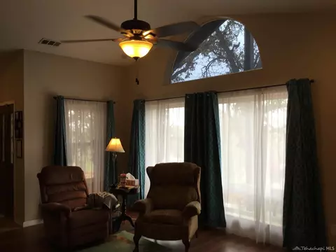 28105 Bear Valley Rd, Tehachapi, CA 93561 photo 5