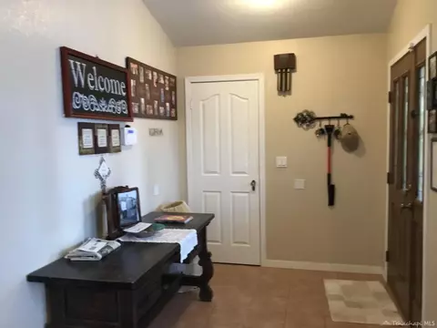 28105 Bear Valley Rd, Tehachapi, CA 93561 photo 3