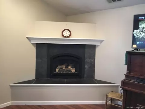 28105 Bear Valley Rd, Tehachapi, CA 93561 photo 4