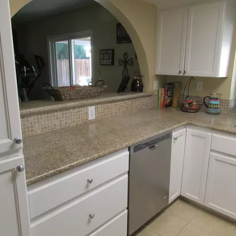 3831 Balmont St, Lancaster, CA 93536 photo 18