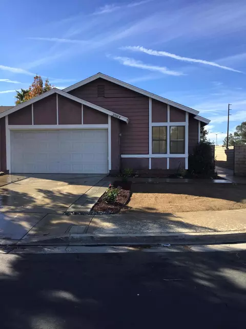 37165 E 29th Pl, Palmdale, CA 93550 photo 3