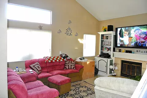 645 E Kettering St, Lancaster, CA 93535 photo 5