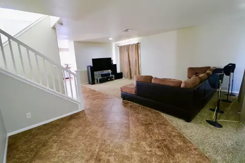 45652 Trafalgar Dr, Lancaster, CA 93534 photo 3