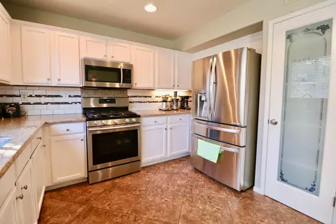 45652 Trafalgar Dr, Lancaster, CA 93534 photo 7