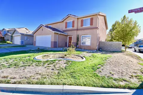 45652 Trafalgar Dr, Lancaster, CA 93534 photo 2