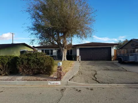 15836 Rexroth St, Mojave, CA 93501 photo 4