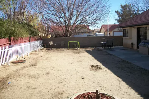1035 E Justin Ct, Lancaster, CA 93535 photo 18
