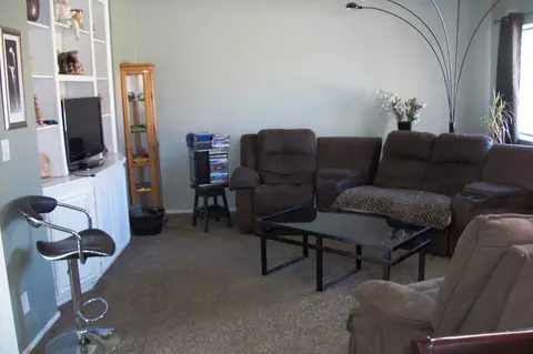 1035 E Justin Ct, Lancaster, CA 93535 photo 11