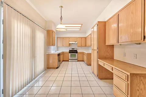 36922 Royce Ct, Palmdale, CA 93552 photo 9