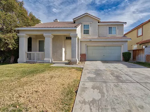 36922 Royce Ct, Palmdale, CA 93552 photo 2