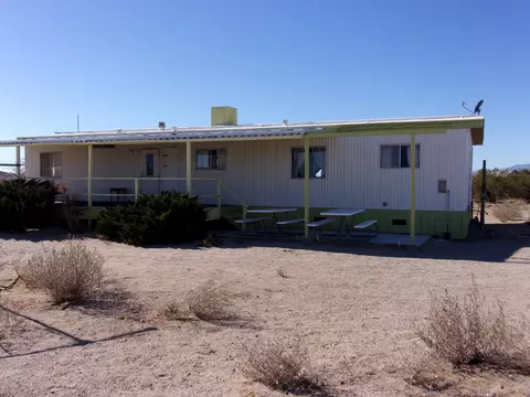 8414 Brucci St, Mojave, CA 93501 photo 2
