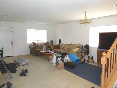 1734 Thomas Dr, Lancaster, CA 93535 photo 2