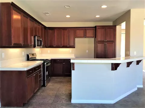 4237 Vahan Ct, Lancaster, CA 93536 photo 2