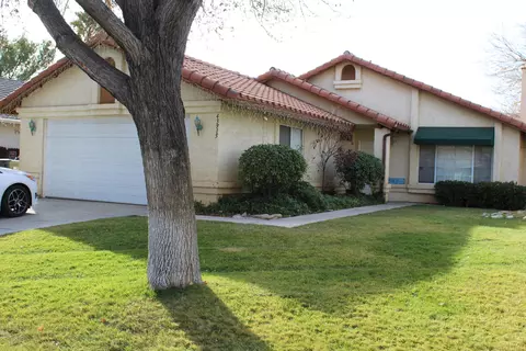 43915 Estrella Ln, Lancaster, CA 93535 photo 1