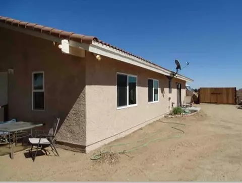 738 E Avenue K12, Lancaster, CA 93535 photo 2
