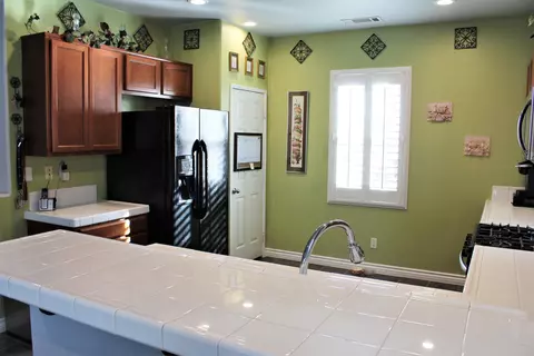 3053 E Nugent St, Lancaster, CA 93535 photo 8
